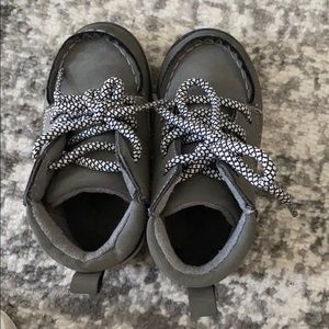 Osh Kosh boots Grey